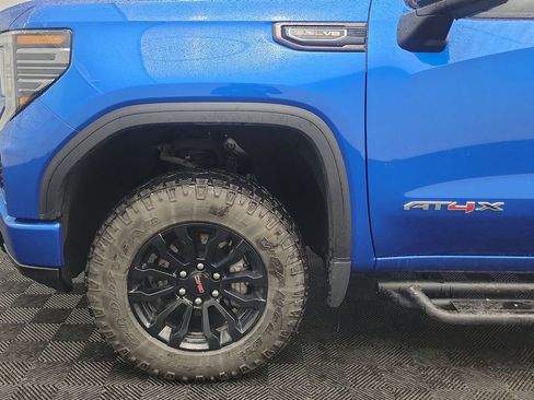 Used 2022 GMC Sierra 1500 AT4X image 9