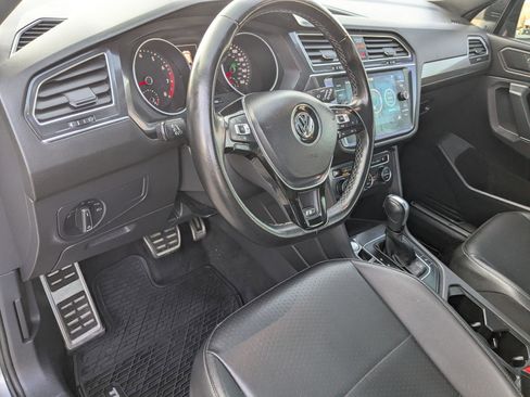 Used 2020 Volkswagen Tiguan SE image 16