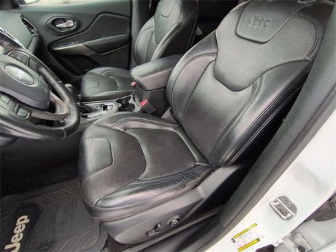 Used 2020 Jeep Cherokee Limited image 11