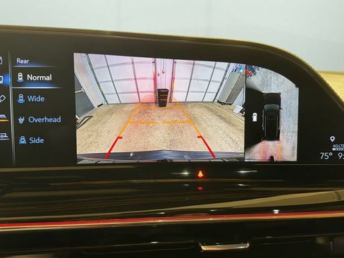 Used 2022 Cadillac Escalade Premium Luxury AWD/4WD image 30