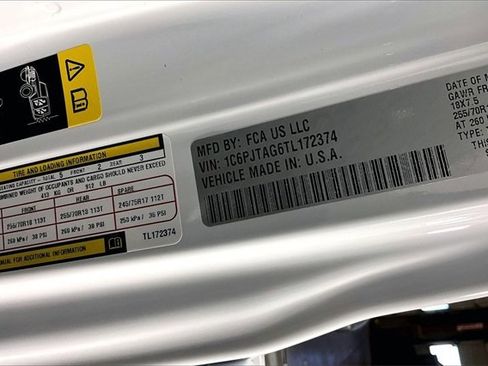 New 2026 Jeep Gladiator Sport image 9