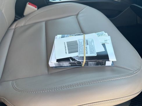 Used 2021 Ford Explorer XLT w/ Equipment Group 202A image 26