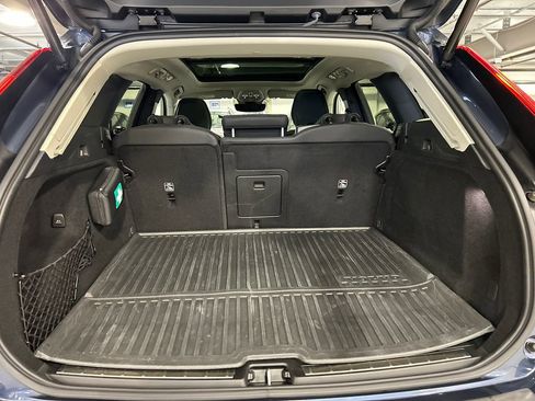 Certified 2024 Volvo XC60 T8 Plus w/ Protection Package Premier AWD/4WD image 27