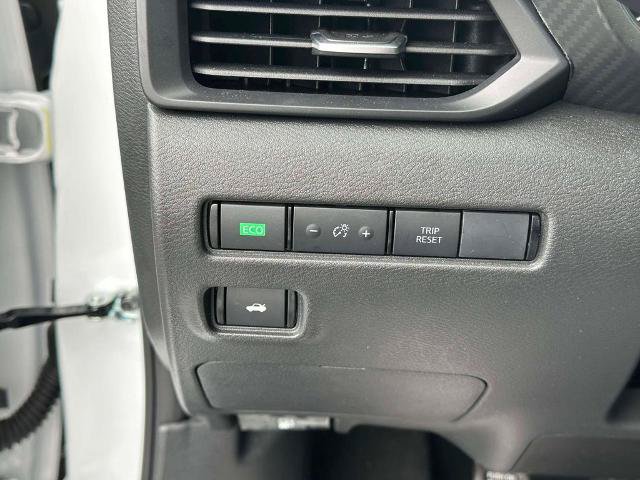 Certified 2025 Nissan Sentra S FWD image 17
