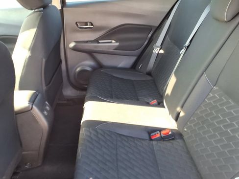 Used 2022 Nissan Kicks SV FWD image 11
