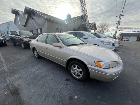 Used 1998 Toyota Camry CE image 8
