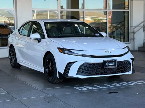 New 2026 Toyota Camry SE image 6
