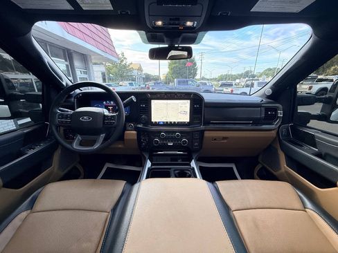 Used 2024 Ford F250 Lariat w/ Lariat Ultimate Package AWD/4WD image 42