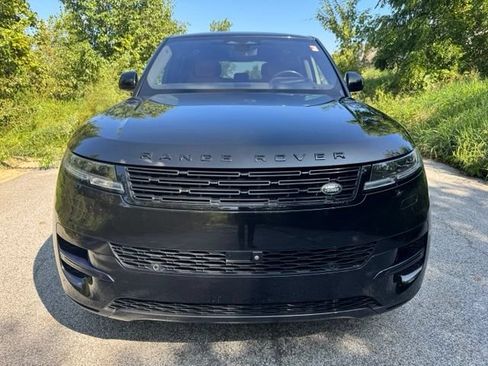 Used 2023 Land Rover Range Rover Sport SE AWD/4WD image 3