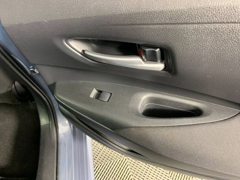 Used 2021 Toyota Corolla LE FWD image 35