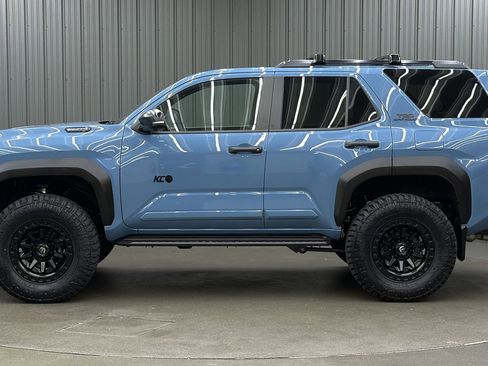 Used 2026 Toyota 4Runner TRD Off-Road Premium AWD/4WD image 2