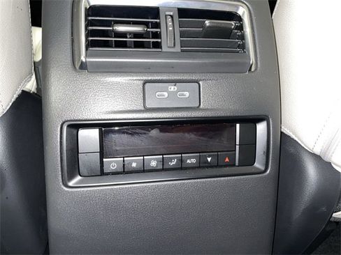 Certified 2025 MAZDA CX-90 3.3 Turbo w/ Preferred Package image 18