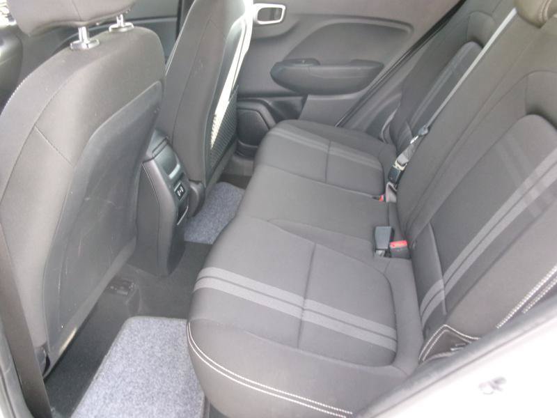 Used 2025 Hyundai Venue SEL FWD image 9