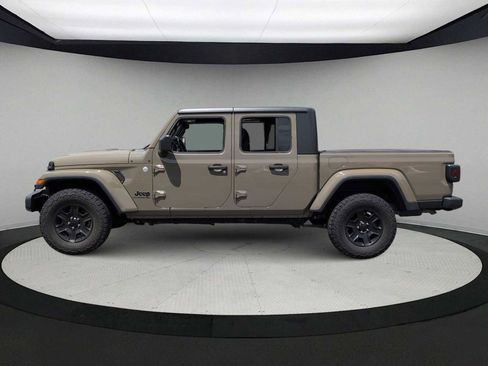 Used 2020 Jeep Gladiator Sport w/ Quick Order Package 24S AWD/4WD image 5