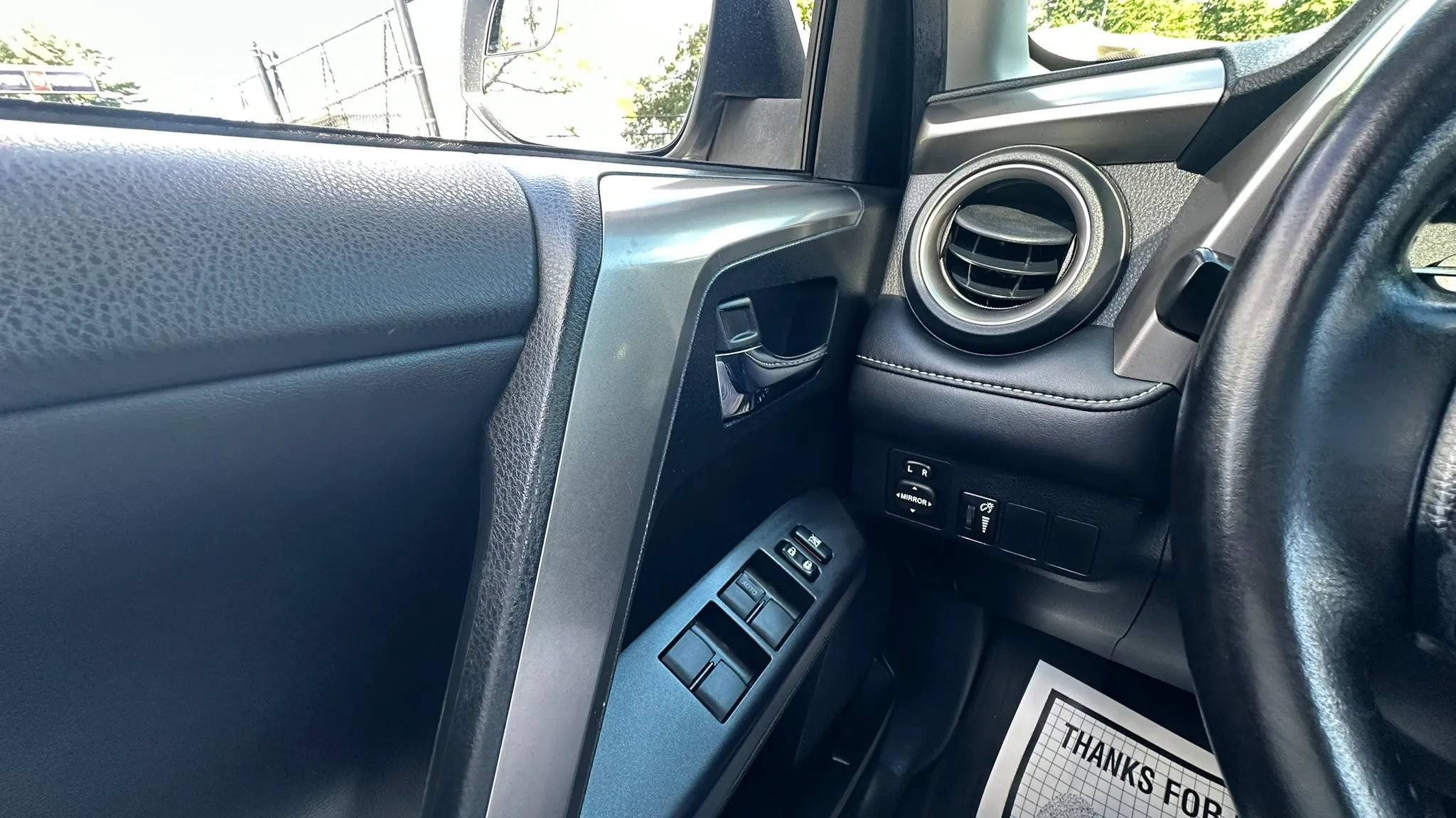 Used 2016 Toyota RAV4 XLE AWD/4WD image 18