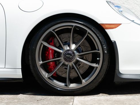 Used 2015 Porsche 911 GT3 RWD image 40