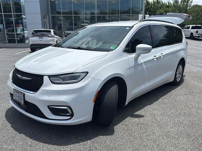 Used 2022 Chrysler Pacifica Touring-L
