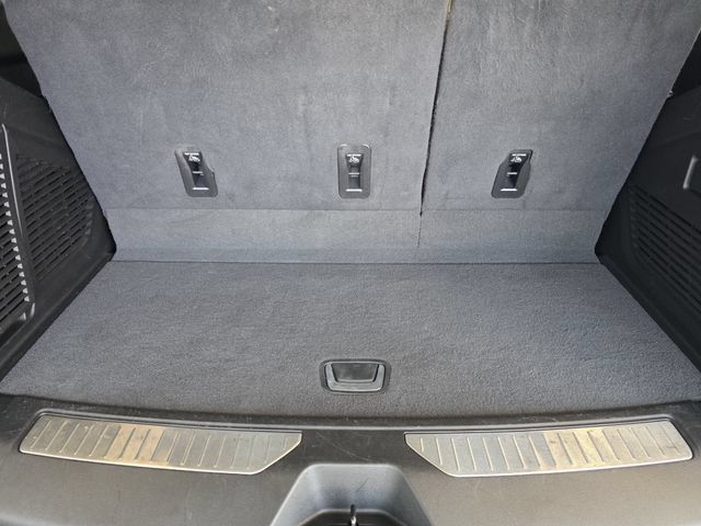 Used 2024 GMC Yukon Denali RWD image 28