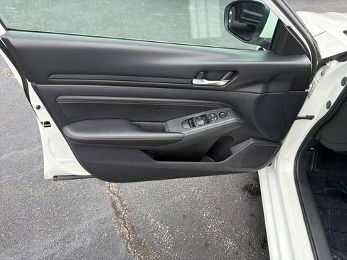 Used 2020 Nissan Altima 2.5 S AWD/4WD image 10