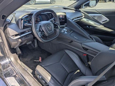 Used 2023 Chevrolet Corvette Stingray Preferred Conv w/ Z51 Performance Package RWD image 17
