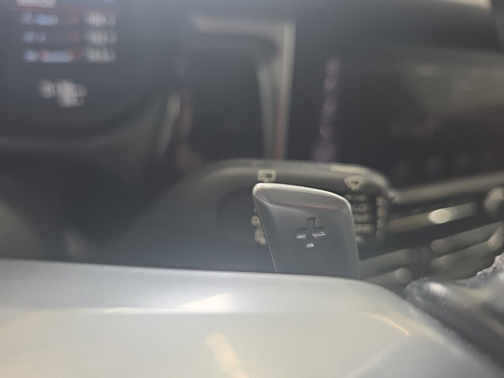 Used 2021 Porsche Macan AWD/4WD image 47