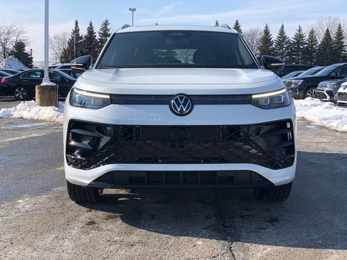 New 2026 Volkswagen Tiguan SE R-Line image 2