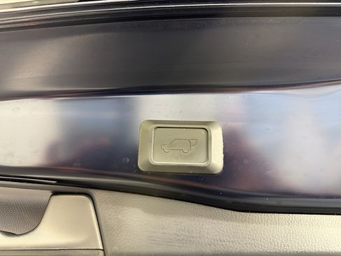 Used 2019 Toyota RAV4 Limited AWD/4WD image 41