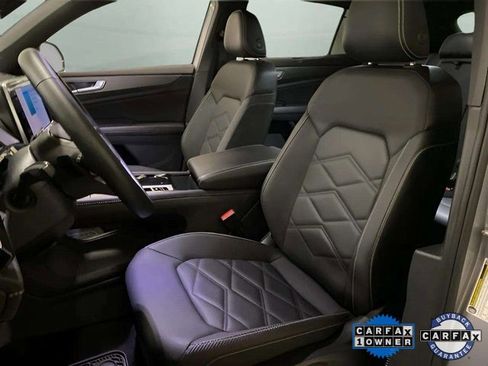 Used 2025 Volkswagen Atlas Cross Sport SE w/ Black Wheel Package image 64
