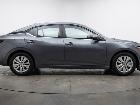 Used 2025 Nissan Sentra S FWD image 11