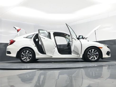 Used 2016 Honda Civic EX image 29