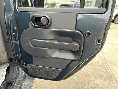 Used 2007 Jeep Wrangler Unlimited Sahara image 15