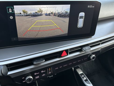 Certified 2024 Kia Sorento S image 28