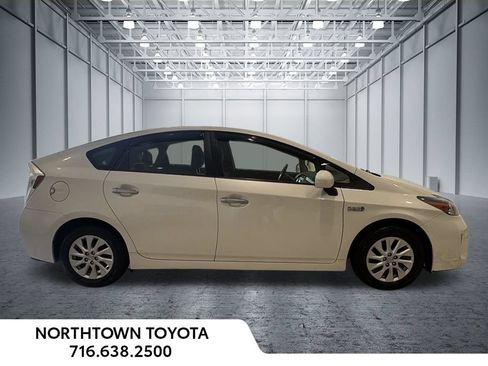 Used 2013 Toyota Prius Prime Plug-In Hybrid FWD image 6