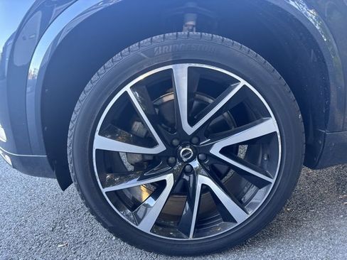 Used 2020 Volvo XC90 T6 Momentum w/ Protection Package Premier image 7