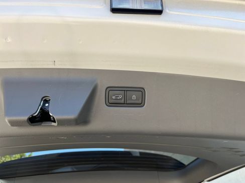 Used 2025 Hyundai Santa Fe SEL FWD image 22