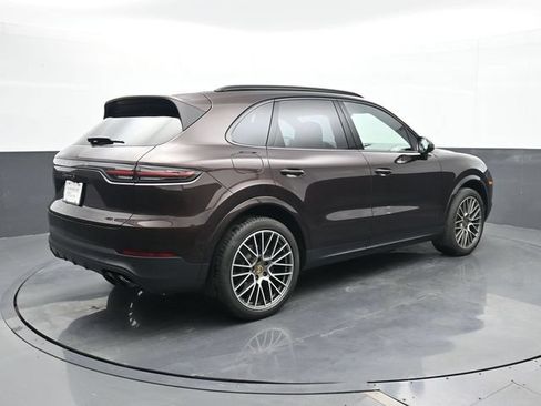 Certified 2023 Porsche Cayenne S Platinum AWD/4WD image 23