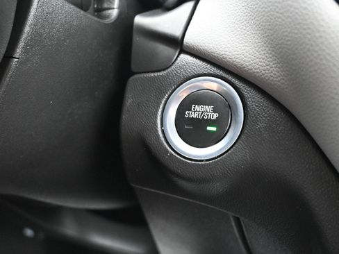 Used 2022 Chevrolet Equinox LS w/ LS Convenience Package FWD image 19