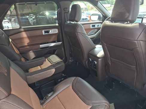 Used 2021 Ford Explorer King Ranch w/ Premium Technology Package AWD/4WD image 19