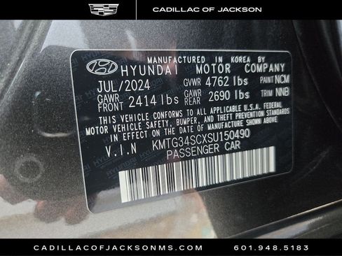 Used 2025 Genesis G70 2.5T RWD image 29