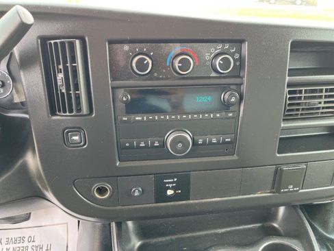 Used 2018 Chevrolet Express 3500 w/ Driver Convenience Package RWD image 24