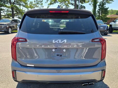 Used 2025 Kia Telluride S FWD image 4