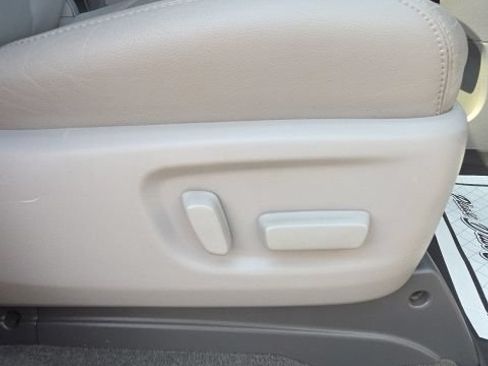 Used 2017 Toyota Sienna XLE w/ XLE Navigation Package FWD image 20