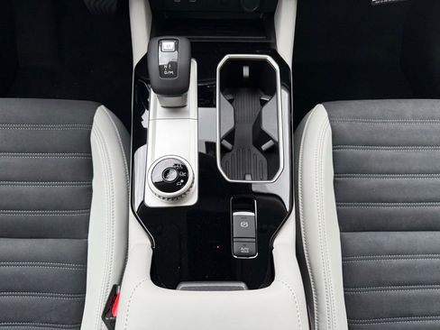 New 2026 Mitsubishi Outlander SE FWD image 18