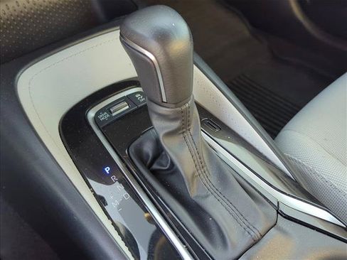 Used 2023 Toyota Corolla SE w/ SE Premium Package FWD image 19