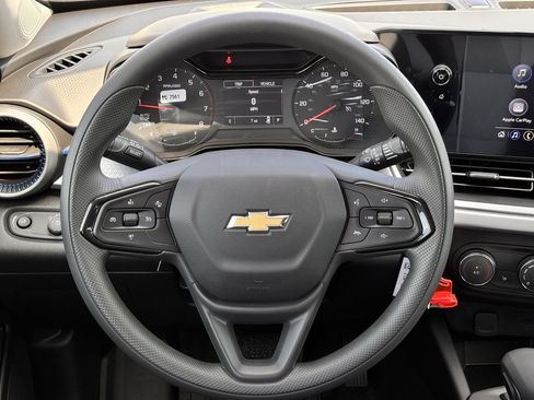 New 2026 Chevrolet Trax LS w/ LS Convenience Package FWD image 9