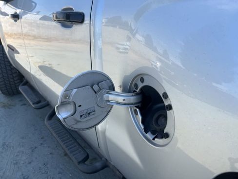 Used 2018 Chevrolet Silverado 1500 LTZ Z71 w/ Redline Edition image 13