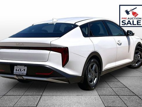 Used 2025 Kia K4 FWD image 12