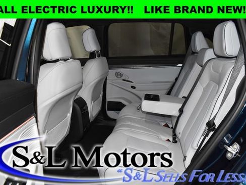 Used 2025 Jeep Wagoneer S Limited image 28