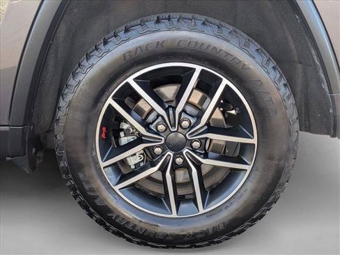 Used 2021 Jeep Grand Cherokee Trailhawk w/ Trailhawk Luxury Group AWD/4WD image 24