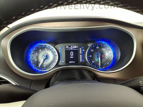Used 2023 Chrysler Voyager LX FWD image 18